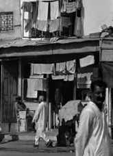 Karachi 1975 65-09 bew.jpg